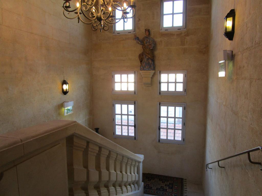La Villa Mazarin Aigues-Mortes Exterior foto Staircase