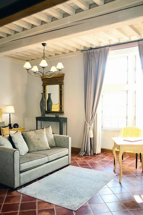 La Villa Mazarin Aigues-Mortes Exterior foto A suite at the Hotel de Crillon