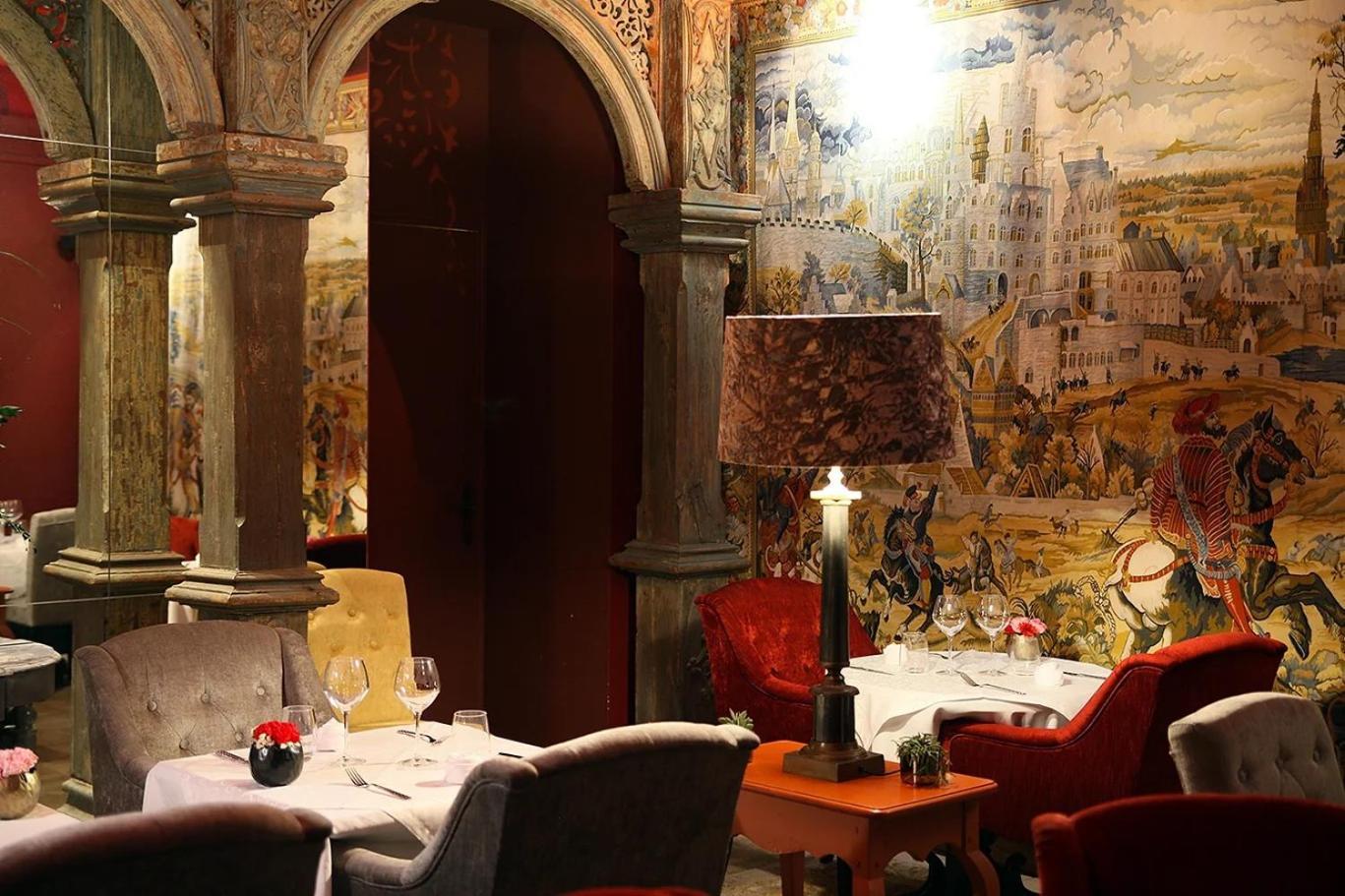 La Villa Mazarin Aigues-Mortes Exterior foto Restaurant San Marco