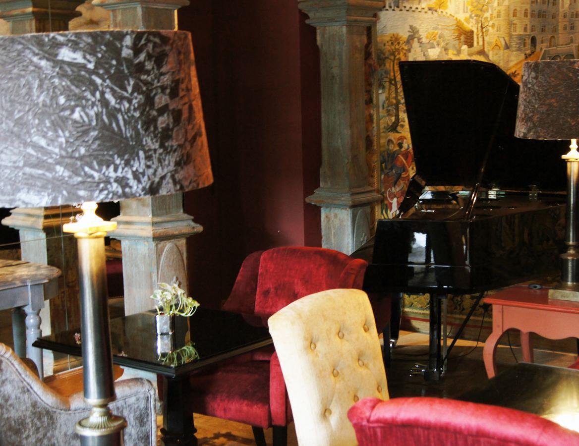La Villa Mazarin Aigues-Mortes Exterior foto The interior of the restaurant